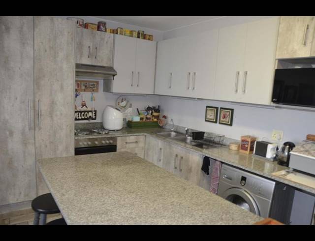 3 BEDROOM APARTMENT FOR SALE IN ISLAND VIEW